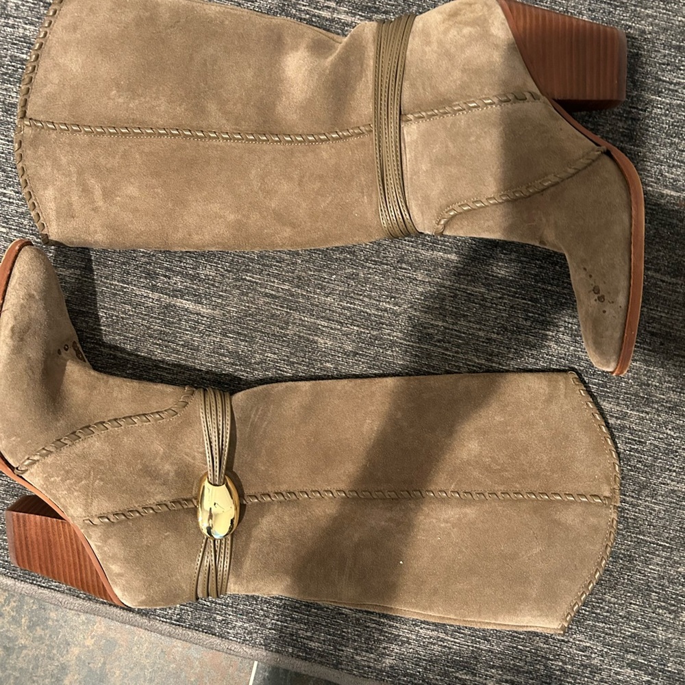 Suede Chunky Heel Boots in Taupe
